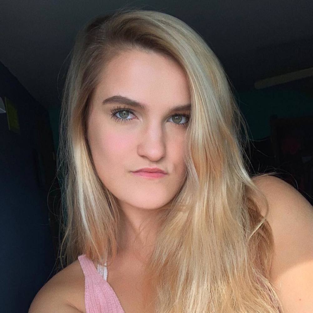 Meet your Posher, Nicole